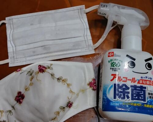 マスクと除菌薬